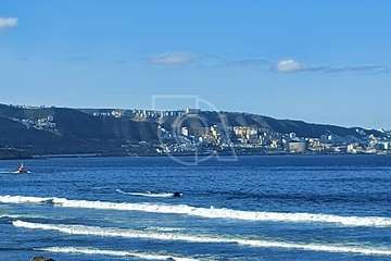  Una gran mancha de aceite, cerca de la costa de Jinámar (Telde)/TA.